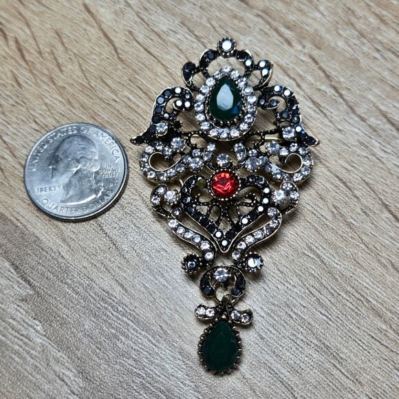 Ornate Baroque-Style Jewel Brooch with Emerald & Ruby Stones - Picture 1 of 1